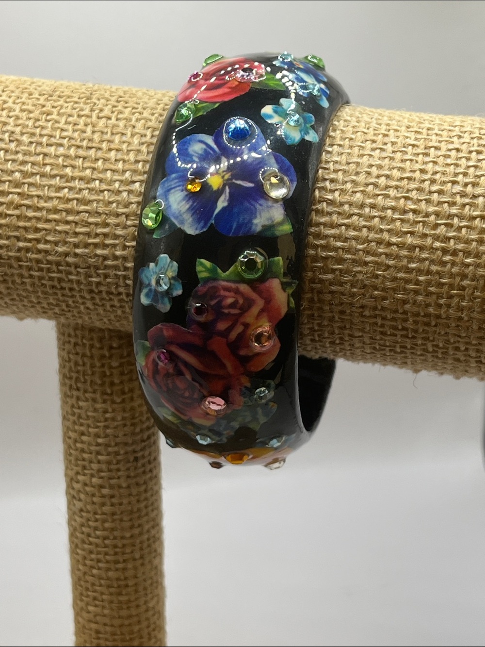 Vintage Designs From The Deep Resin Bangle Bracelet – Unsigned Stephanie Jarvis